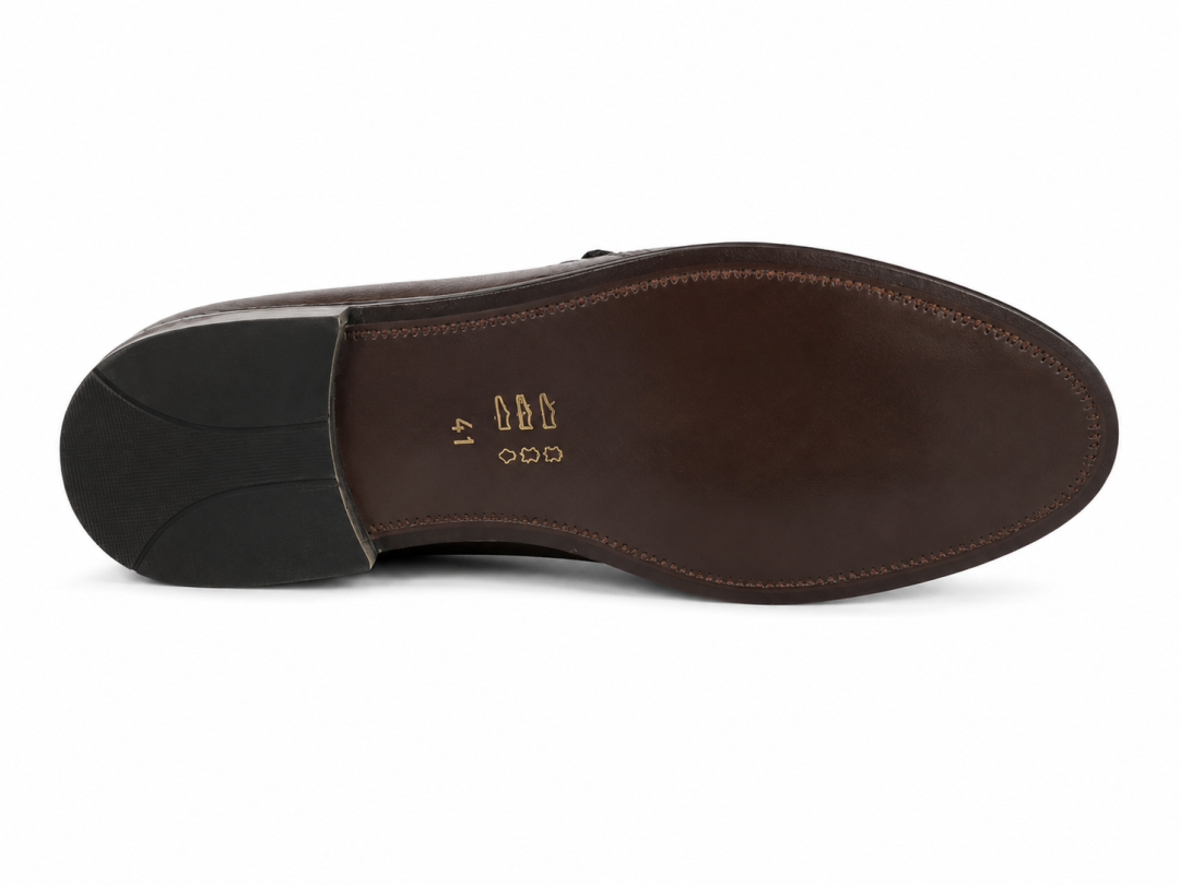 Skórzany loafers w minimalistycznym stylu2.png